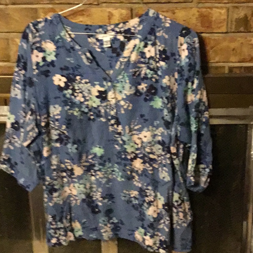 Croft&Barrow Vneck size 2X 3/4 sleeves shirt